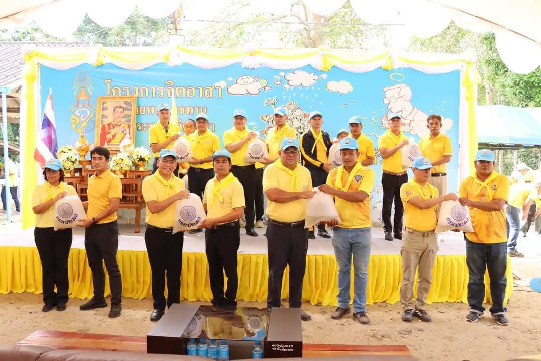 ศูนย์ป้องกันและปราบปรามประมงน้ำจืดสุราษฎร์ธานีร่วมกิจกรรมจิตอาสาปล่อยพันธุ์สัตว์น้ำเพิ่มผลผลิตสัตว์น้ำมูลค่าสูงในแหล่งน้ำธรรมชาติลุ่มน้ำตาปี