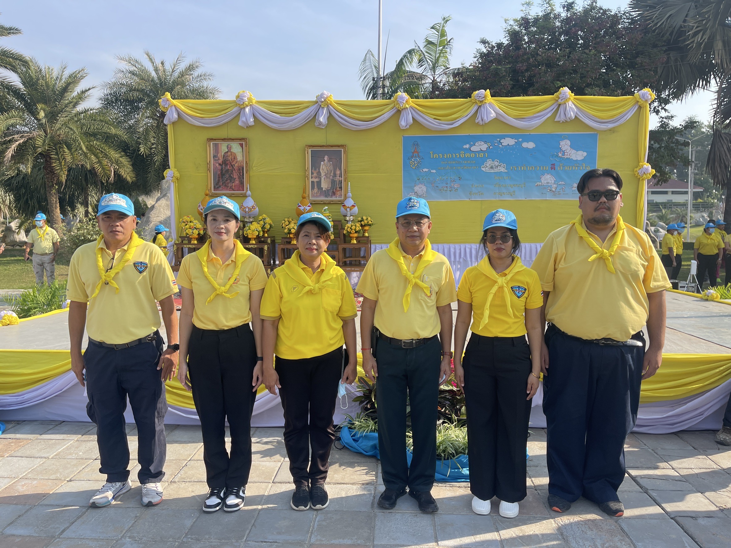 เข้าร่วมกิจกรรมจิตอาสาเฉลิมพระเกียรตืพระบาทสมเด็จพระเจ้าอยู่หัว เนื่องในโอกาสพระราชพิธีสมมงคลพระชนมายุเท่าพระบาทสมเด็จพระพุทธยอดฟ้าจุฬาโลกมหาราช