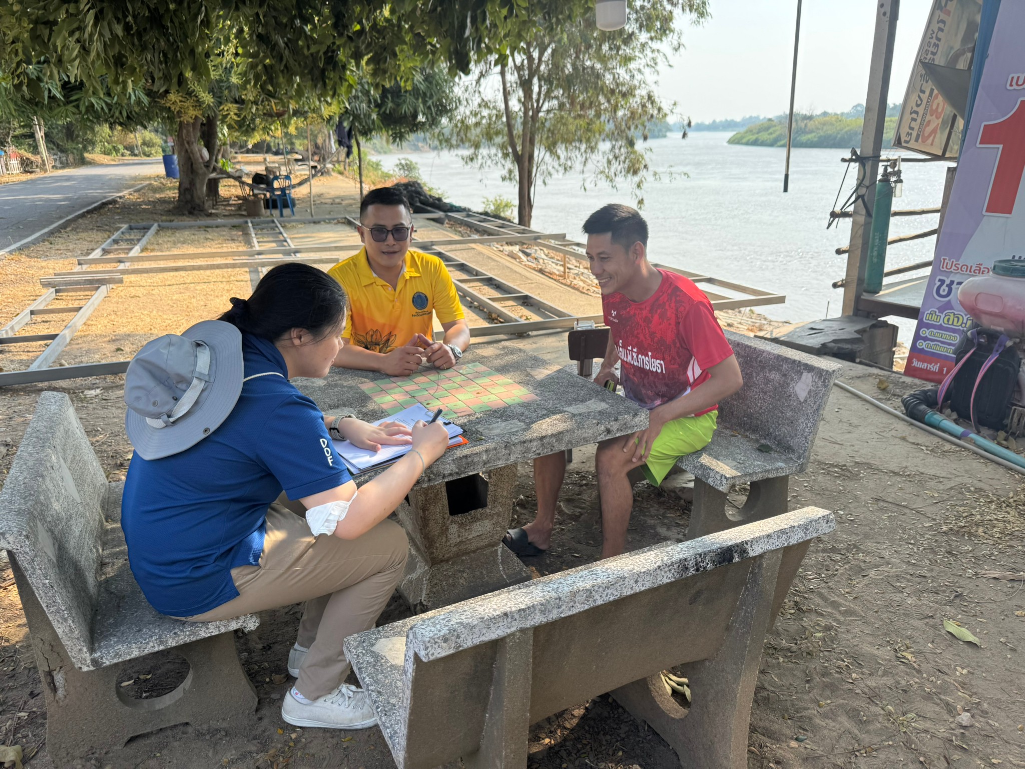 สำนักงานประมงจังหวัดนครสวรรค์ร่วมกับกองวิจัยและพัฒนาสุขภาพสัตว์น้ำกรมประมง ลงพื้นที่ตรวจเยี่ยมเกษตรผู้เพาะเลี้ยงสัตว์น้ำ (ปลานิล,ปลานิลแดง)..คลิก