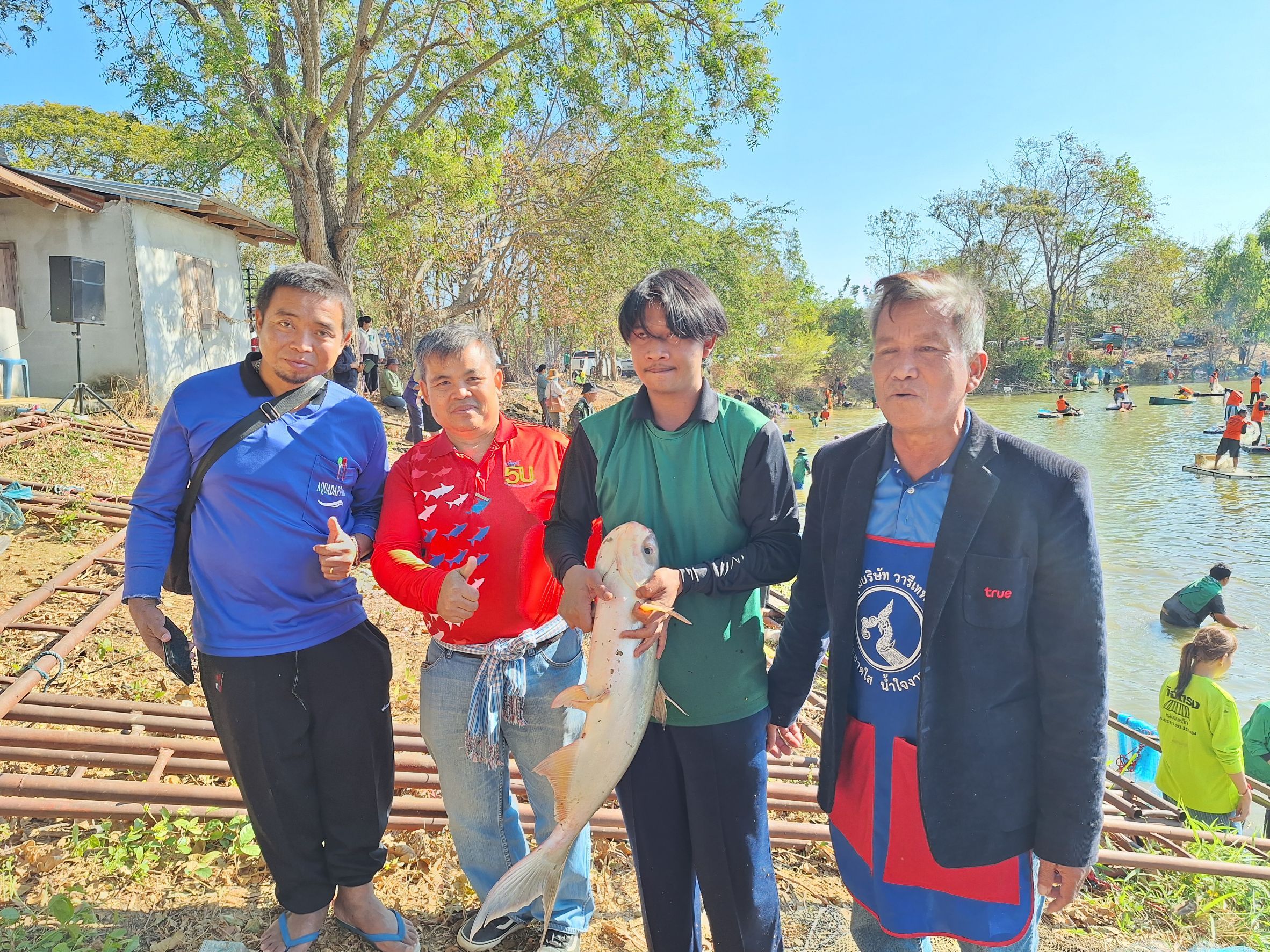 ประมงอุบลฯ ร่วมกิจกรรมเปิดหนองลงแห อำเภอม่วงสามสิบ จังหวัดอุบลราชธานี