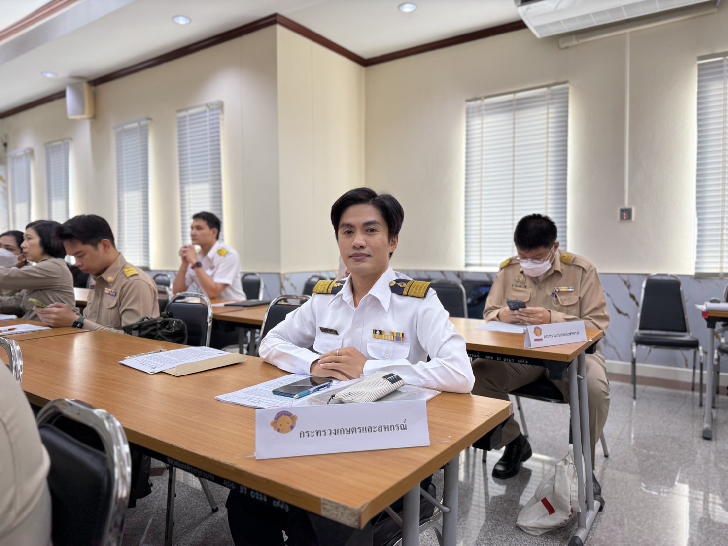 นายพลาวุฒิ แซ่เอี๊ยว นักวิชาการประมงปฏิบัติการ เข้าร่วมประชุมเพื่อนำเสนอแผนปฏิบัติการโครงการพัชรสุธาคชานุรักษ์ ประจำปี 2568