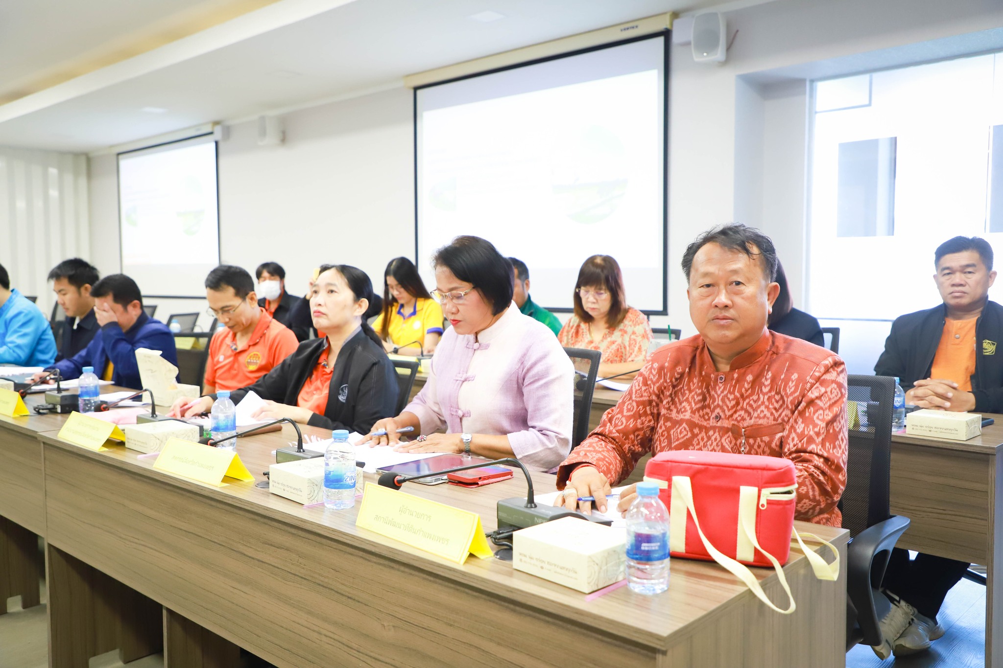 ประชุมคณะทำงทำงานส่งเสริมพัฒนาอาชีพและการตลาด ภายใต้ะอนุกรรมการนโยบายที่ดินจังหวัด (คทช.จังหวัด) ครั้งที่ ๒/๒๕๖๘