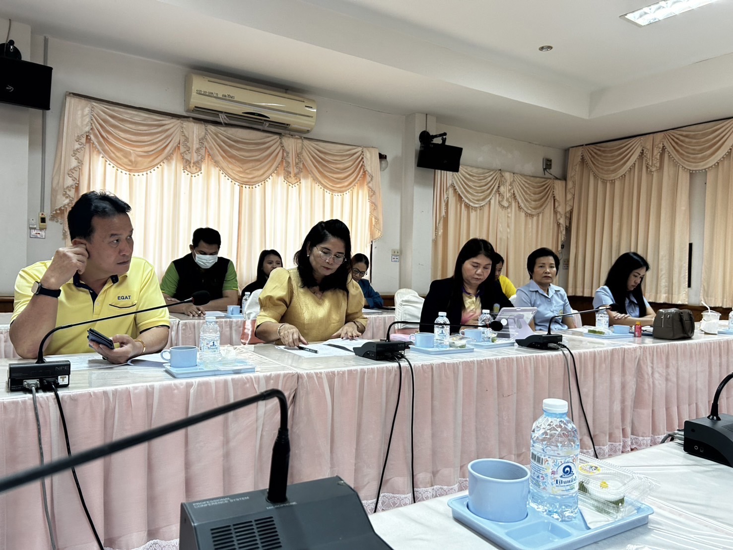 ประมงอำเภอสิรินธร เข้าร่วมประชุมการดำเนินงานเพื่อขับเคลื่อนการพัฒนาคุณภาพชีวิตระดับอำเภอ (พชอ.) อำเภอสิรินธร ประจำปี 2568..คลิก