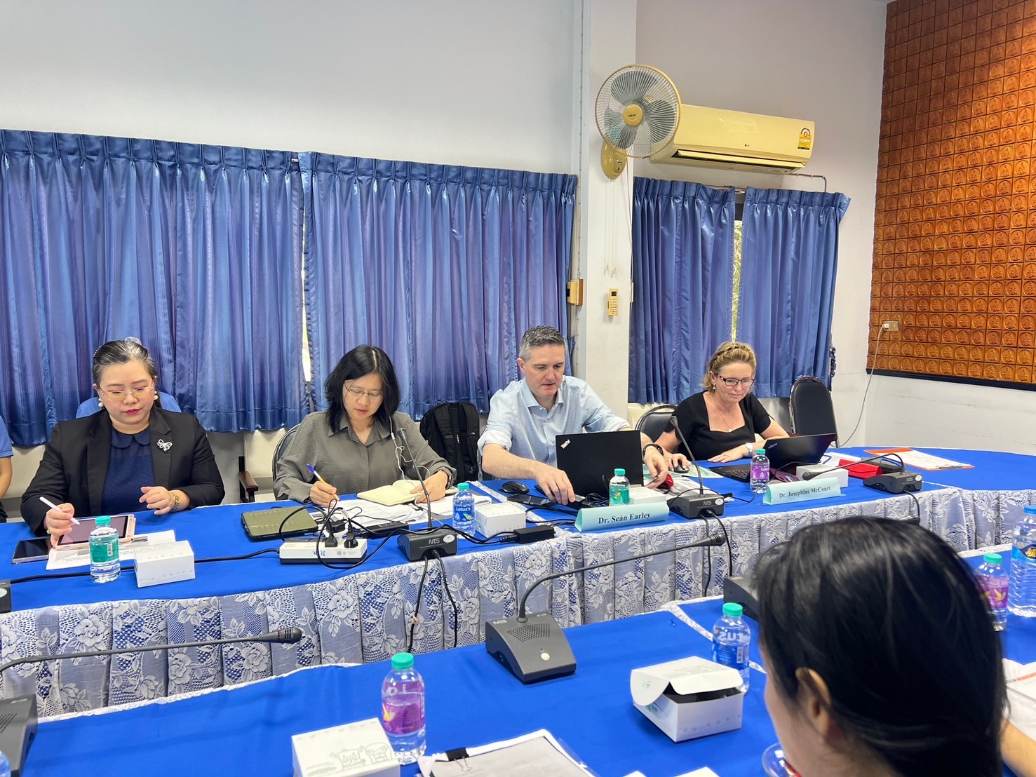 ตรวจประเมินระบบการควบคุมยาสัตว์ตกค้าง สารพิษตกค้าง และสารปนเปื้อนในสัตว์และสินค้าสัตว์ 