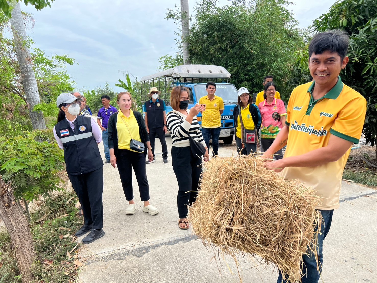 ร่วมสร้างแหล่งอาหารธรรมชาติ 2 แหล่งน้ำในอำเภอสามโก้ เพื่อเป็นการเตรียมความพร้อมของแหล่งน้ำก่อนปล่อยพันธุ์สัตว์น้ำตามโครงการบริหารจัดการทรัพยากรประมง