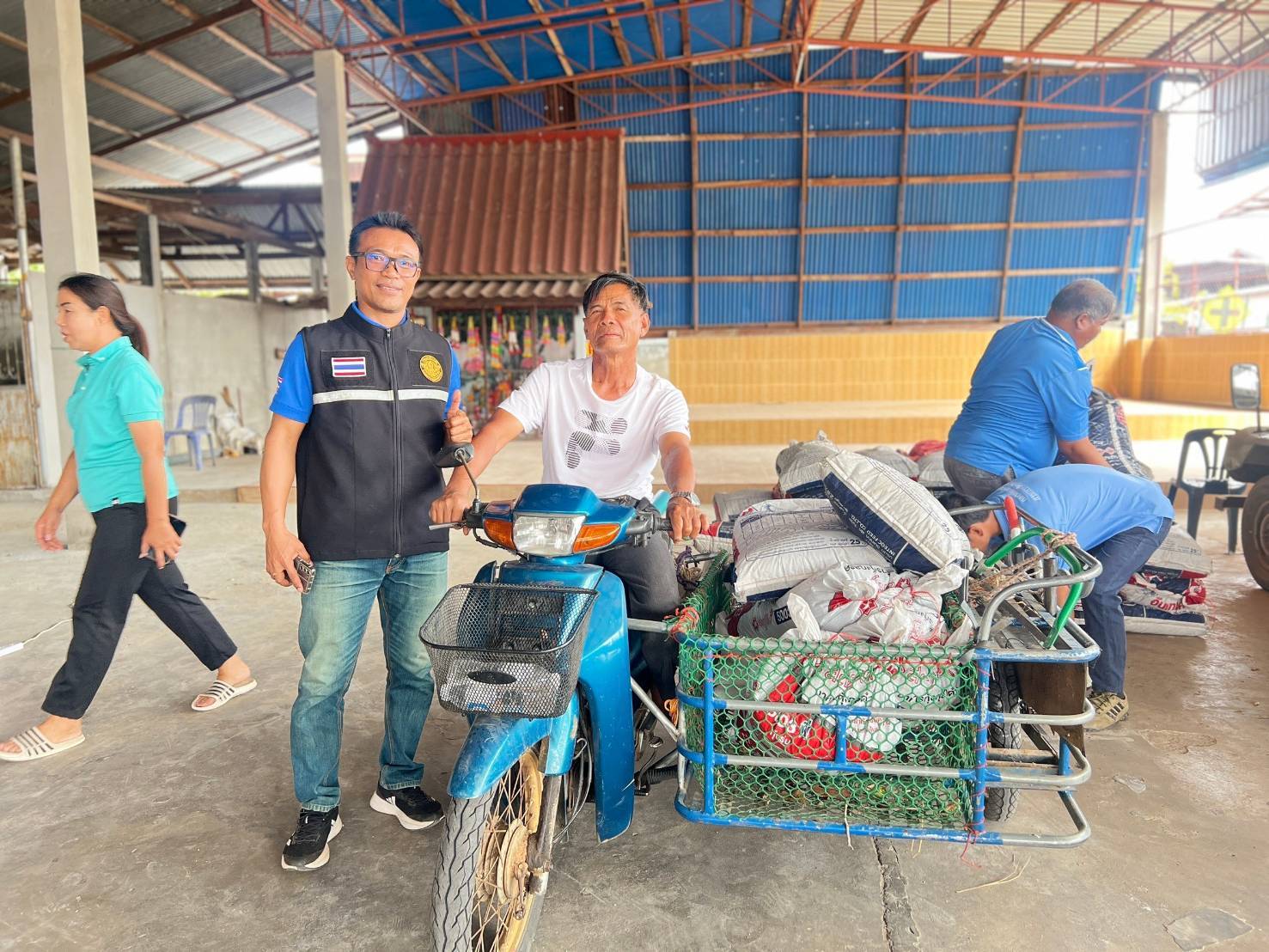 ประมงอุบลฯ บูรณาการร่วมกับเจ้าหน้าที่ศูนย์วิจัยและพัฒนาการเพาะเลี้ยงสัตว์น้ำจืด อำนาจเจริญ ลงพื้นที่ให้คำแนะนำ ถ่ายทอดองค์ความรู้ด้านการเพาะเลี้ยงสัตว์น้ำ แก่เกษตรกรที่เข้าร่วมโครงการส่งเสริมอาชีพประมง กิจกรรมส่งเสริมเกษตรเชิงรุกด้านการประมง (Zoning by Agri Map)..คลิก