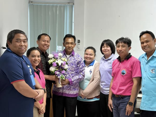 นายยุคล เหมบัณฑิต ประมงพื้นที่กรุงเทพมหานคร ร่วมแสดงความยินดี กับ นายพัฒนพงศ์ ชูแสง เนื่องในโอกาสรับตำแหน่งเป็น “ผู้ตรวจราชการกรม”
