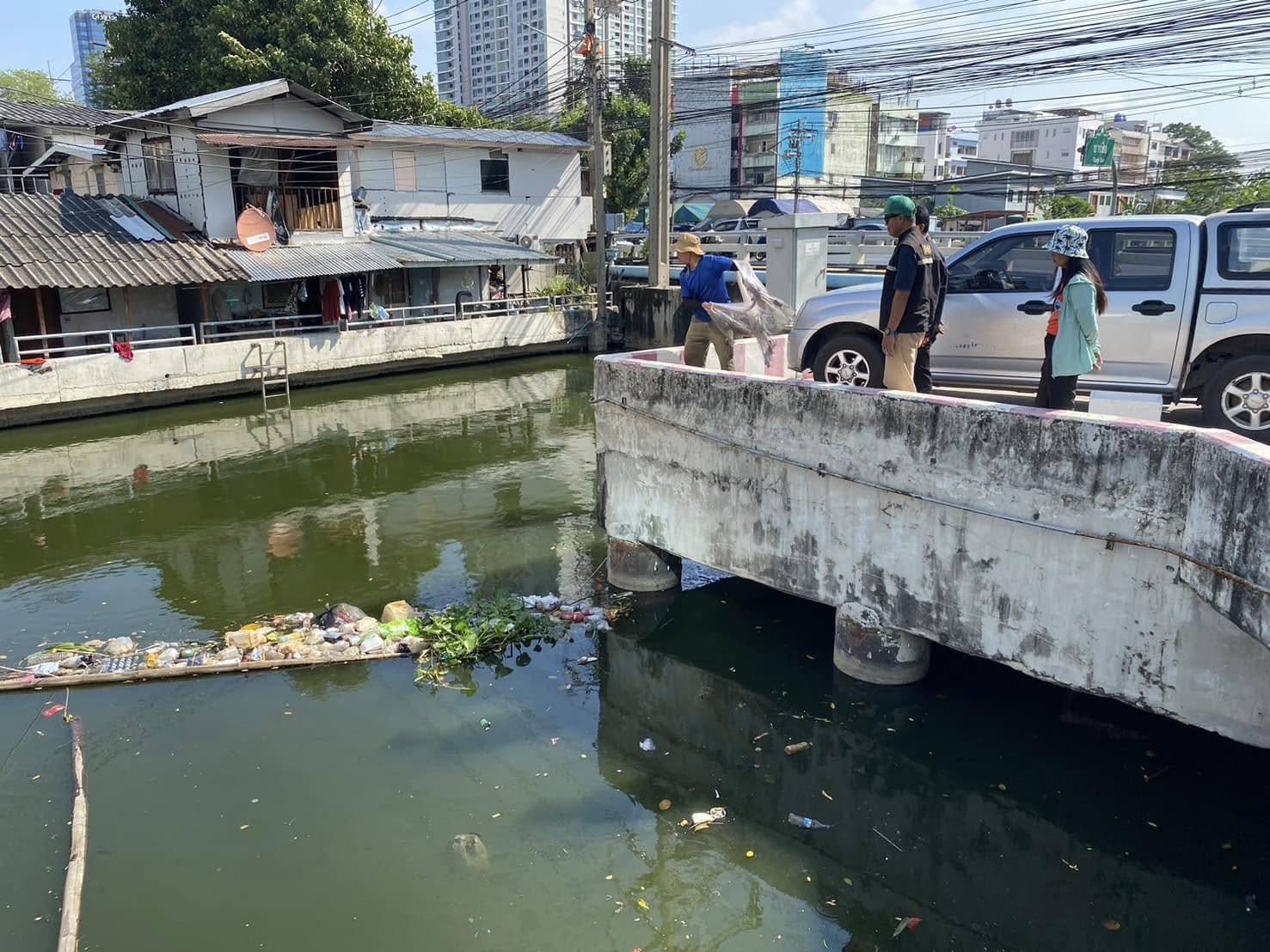 สำนักงานประมงเขตพื้นที่ 1 กลุ่มบริหารจัดการด้านการประมง และกองวิจัยและพัฒนาประมงน้ำจืด ลงพื้นที่เขตดินแดง แขวงรัชดา