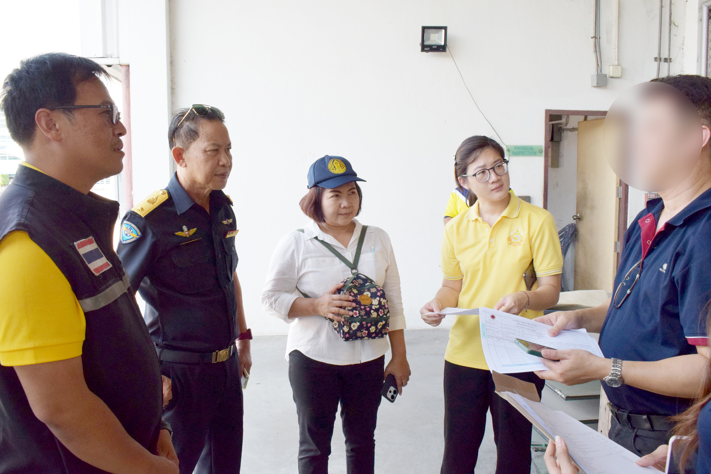 กวอ. ลงพื้นที่ตรวจสอบการนำเข้าส่งออกวัตถุอันตราย ณ ด่านตรวจประมงชลบุรี