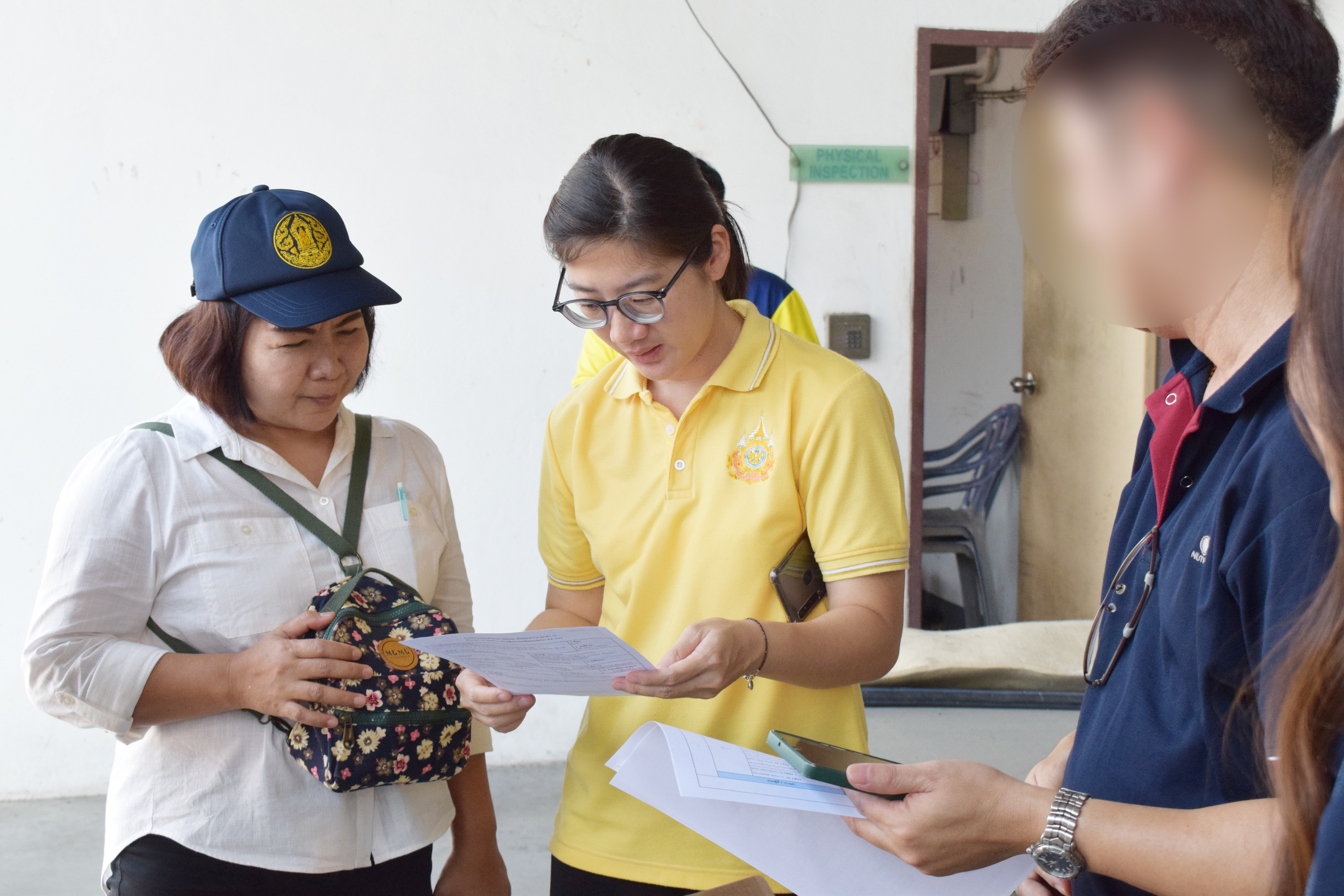 กวอ. ลงพื้นที่ตรวจสอบการนำเข้าส่งออกวัตถุอันตราย ณ ด่านตรวจประมงชลบุรี