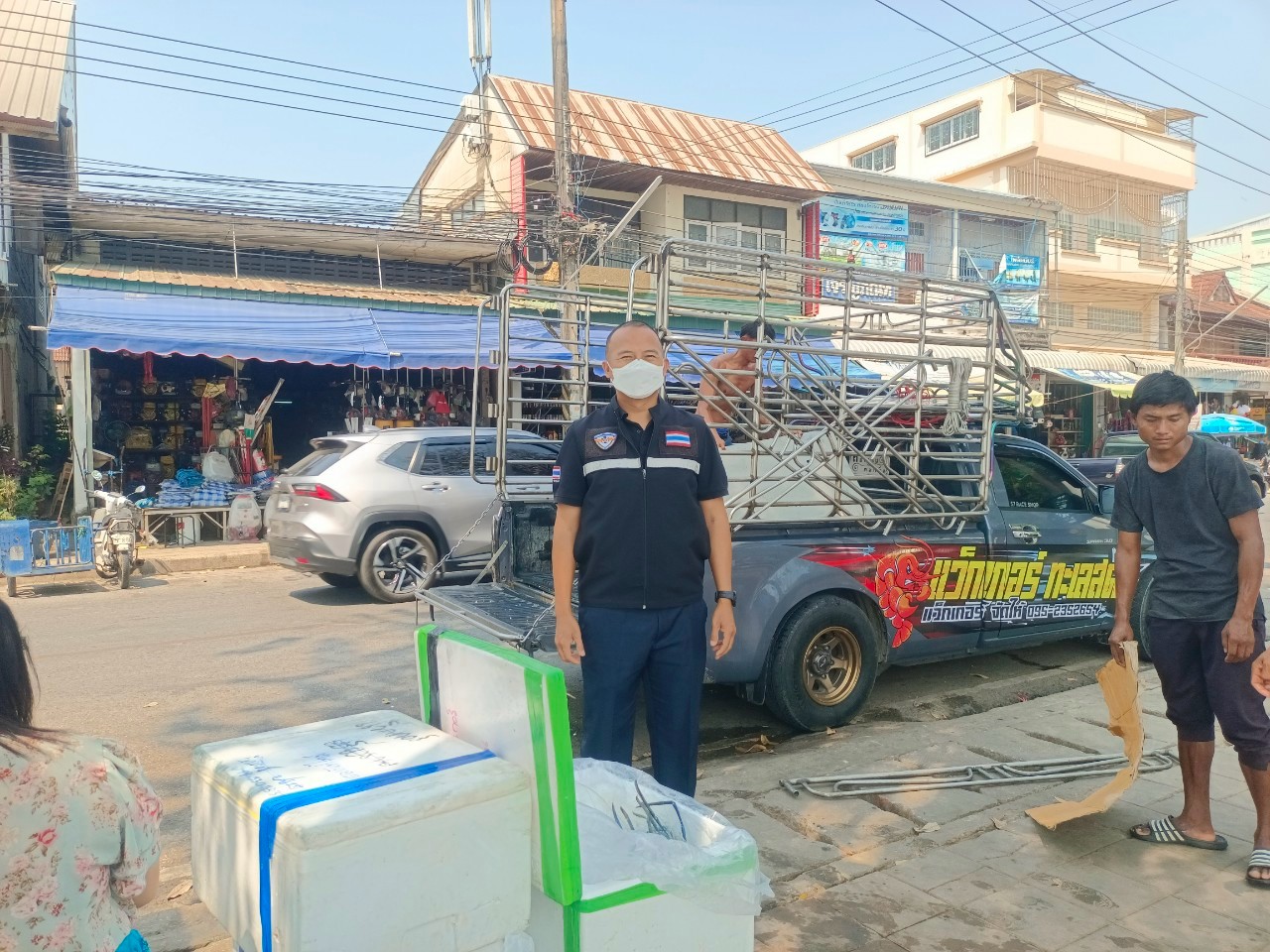 เจ้าหน้าที่ศูนย์บริหารจัดการด่านตรวจประมงเขต 1 (เชียงราย) ตรวจสอบสินค้าประมงส่งออกไปยังสาธารณรัฐประชาธิปไตยประชาชนลาว