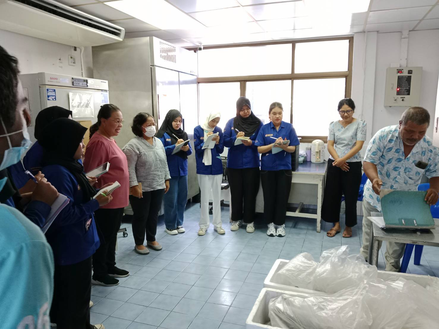 ต้อนรับคณะนักศึกษาหลักสูตรวิทยาศาสตร์บัณฑิต สาขาวิชาเทคโนโลยีและนวัตกรรมประมง