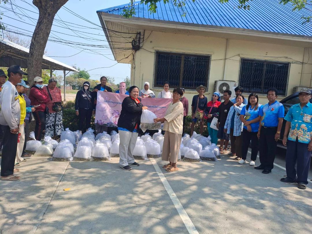 สำนักงานประมงจังหวัดนครสวรรค์ มอบปัจจัยการผลิตสัตว์น้ำ โครงการศูนย์เรียนรู้การเพิ่มประสิทธิภาพการผลิตสินค้าเกษตร(ด้านประมง) ประจำปีงบประมาณ 2568..คลิก