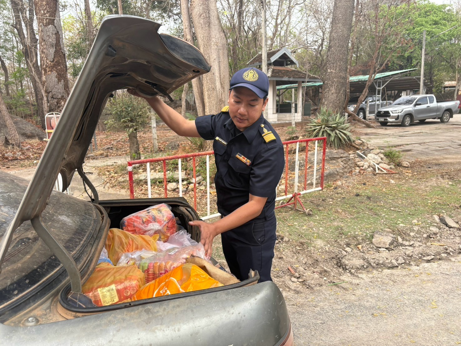 ตรวจสินค้าประมงที่นำเข้า ส่งออก ทางจุดผ่านแดนตาพระยา