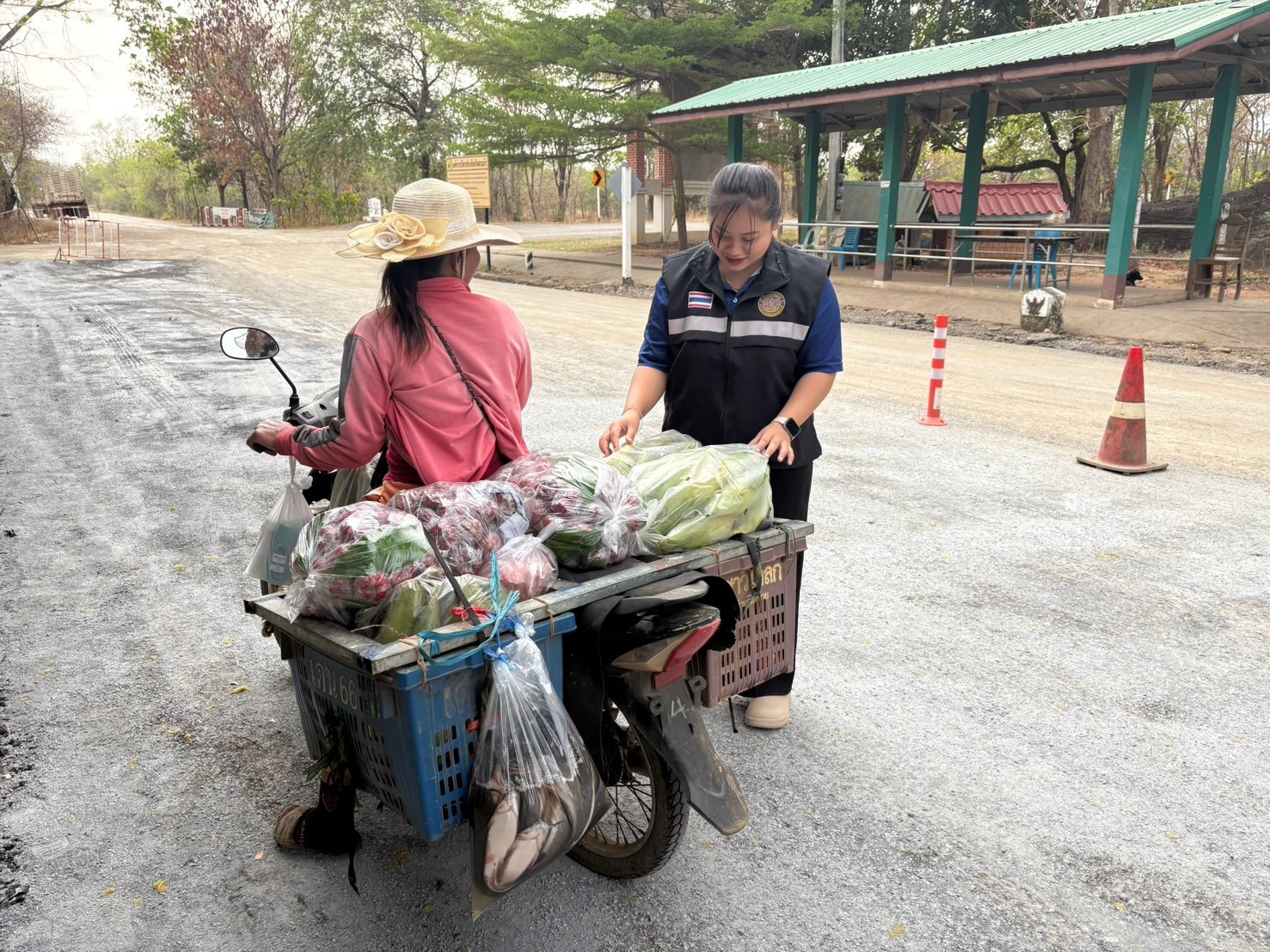 ตรวจสินค้าประมงที่นำเข้า ส่งออก ทางจุดผ่านแดนตาพระยา
