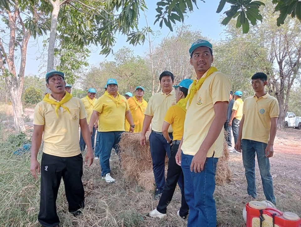จิตอาสา ร่วมกันจัดทำอาหารธรรมชาติในอ่างเก็บเกาะลอย