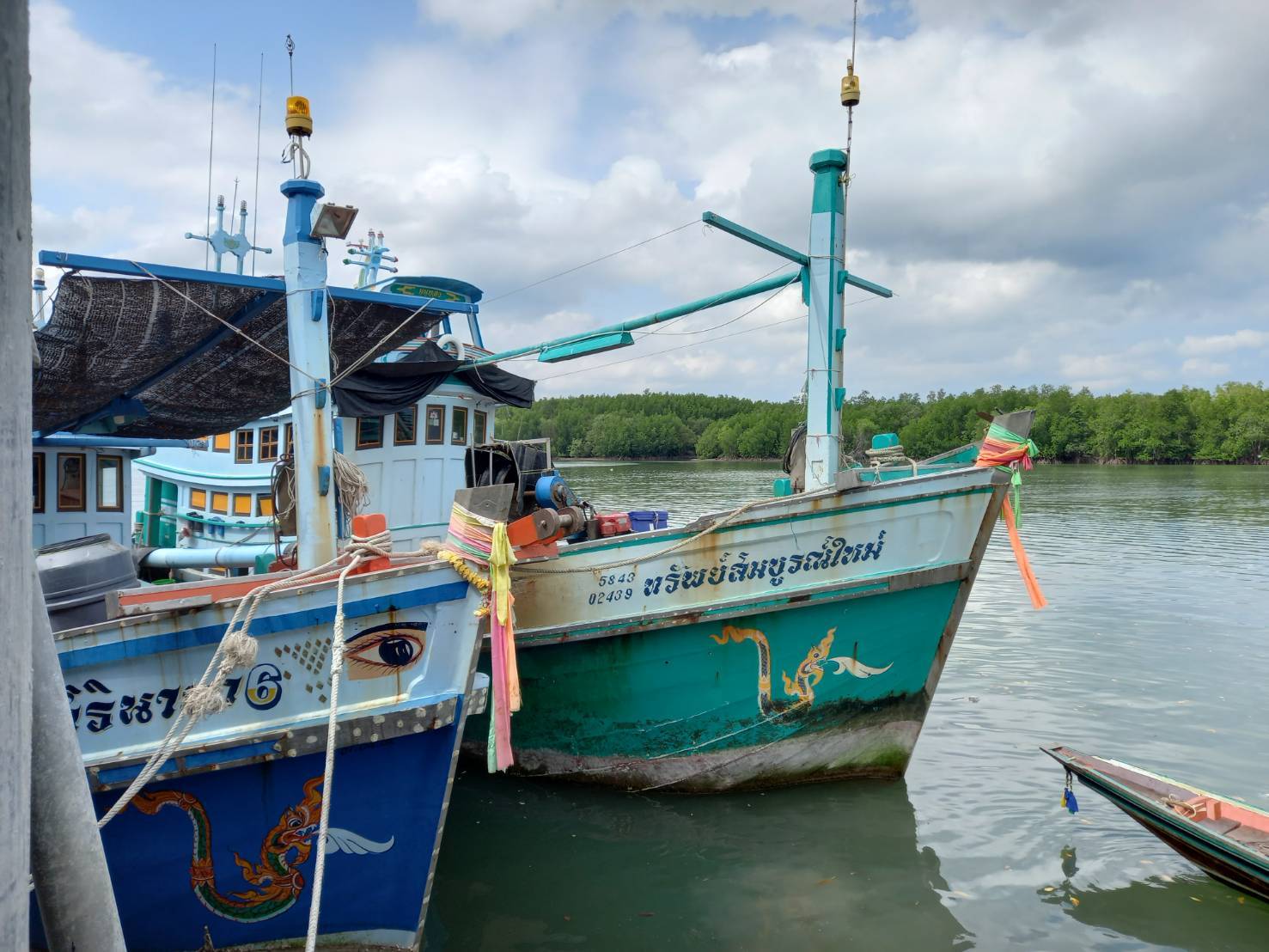 ตรวจสอบเรือประมง ณ คลองดอนสัก จังหวัดสุราษฎร์ธานี