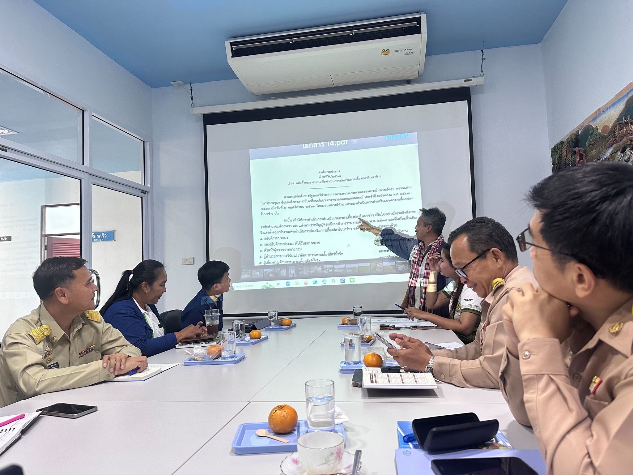 ร่วมประชุมปรึกษาหารือการดำเนินการจัดทำโครงการต้นแบบการส่งเสริมเลี้ยงปลาในนาข้าว..คลิก