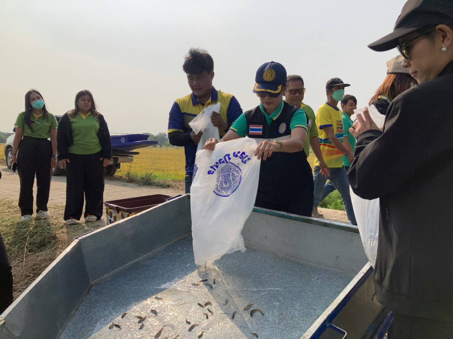 ร่วมปล่อยพันธุ์สัตว์น้ำเศรษฐกิจ 6 ชนิด ณ หนองหลวงและหนองอีล้ำ ในพื้นที่อำเภอโพธิ์ทอง
