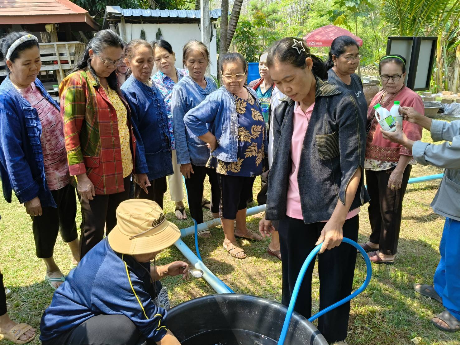 อบรม โครงการยกระดับสินค้าเกษตรปลอดภัย กิจกรรมการพัฒนาศักยภาพการผลิตสินค้าประมง อ.แก้งคร้อ