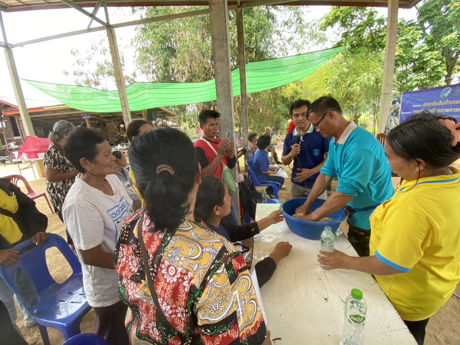 อบรม โครงการยกระดับสินค้าเกษตรปลอดภัย กิจกรรมการพัฒนาศักยภาพการผลิตสินค้าประมง อ.แก้งคร้อ จุดที่3 (วันที่สอง)