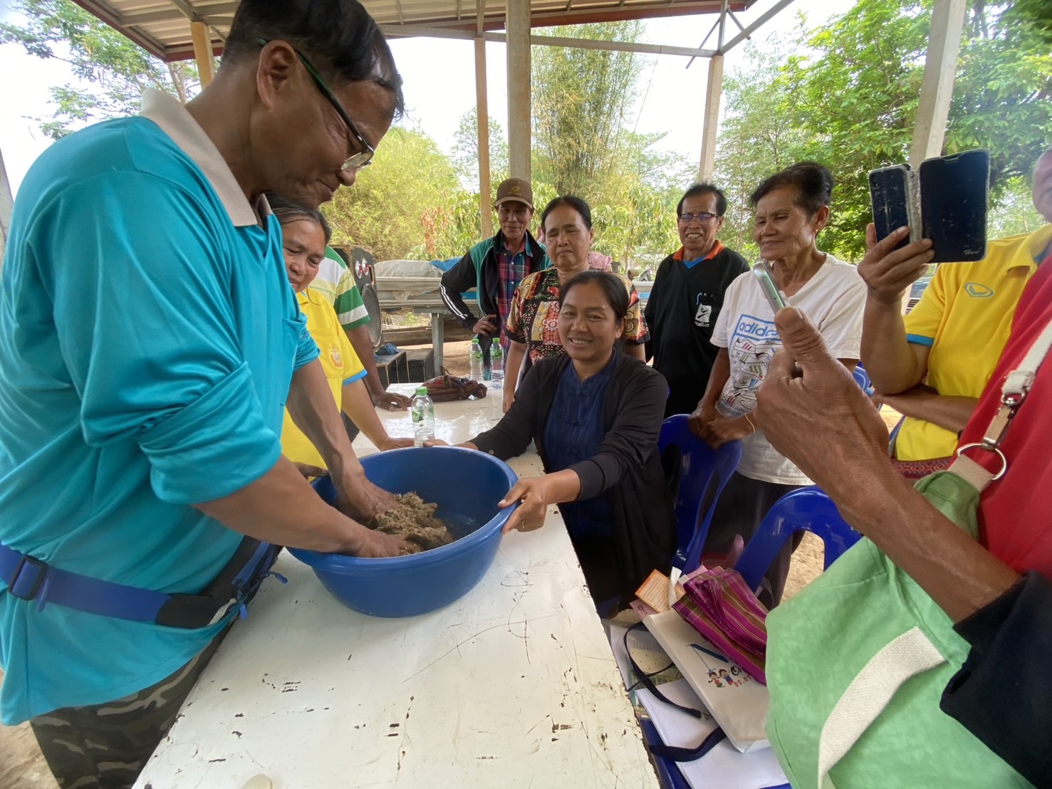 อบรม โครงการยกระดับสินค้าเกษตรปลอดภัย กิจกรรมการพัฒนาศักยภาพการผลิตสินค้าประมง อ.แก้งคร้อ จุดที่3 (วันที่สอง)