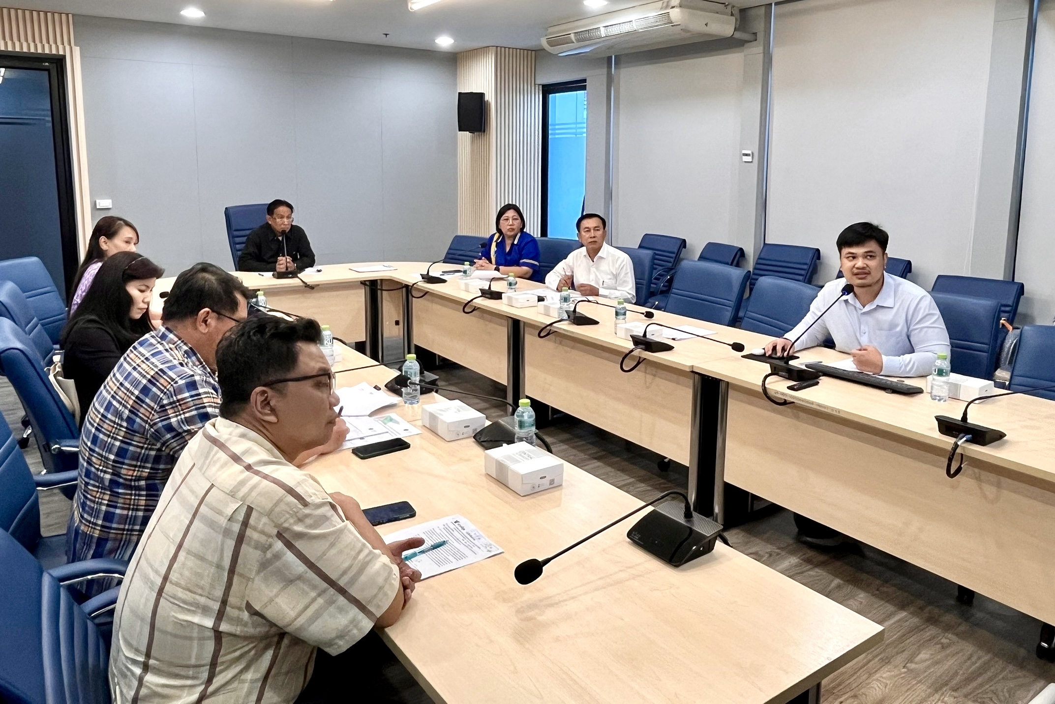 รองอธิบดีกรมประมง เป็นประธานการประชุมชี้แจงแนวทางการขึ้นทะเบียนฟาร์มเลี้ยงสัตว์น้ำเพื่อการบริโภคสำหรับส่งออกไปยังสาธารณรัฐประชาชนจีน สำหรับเกษตรกรและผู้ประกอบการ และสำหรับเจ้าหน้าที่กรมประมง..คลิก