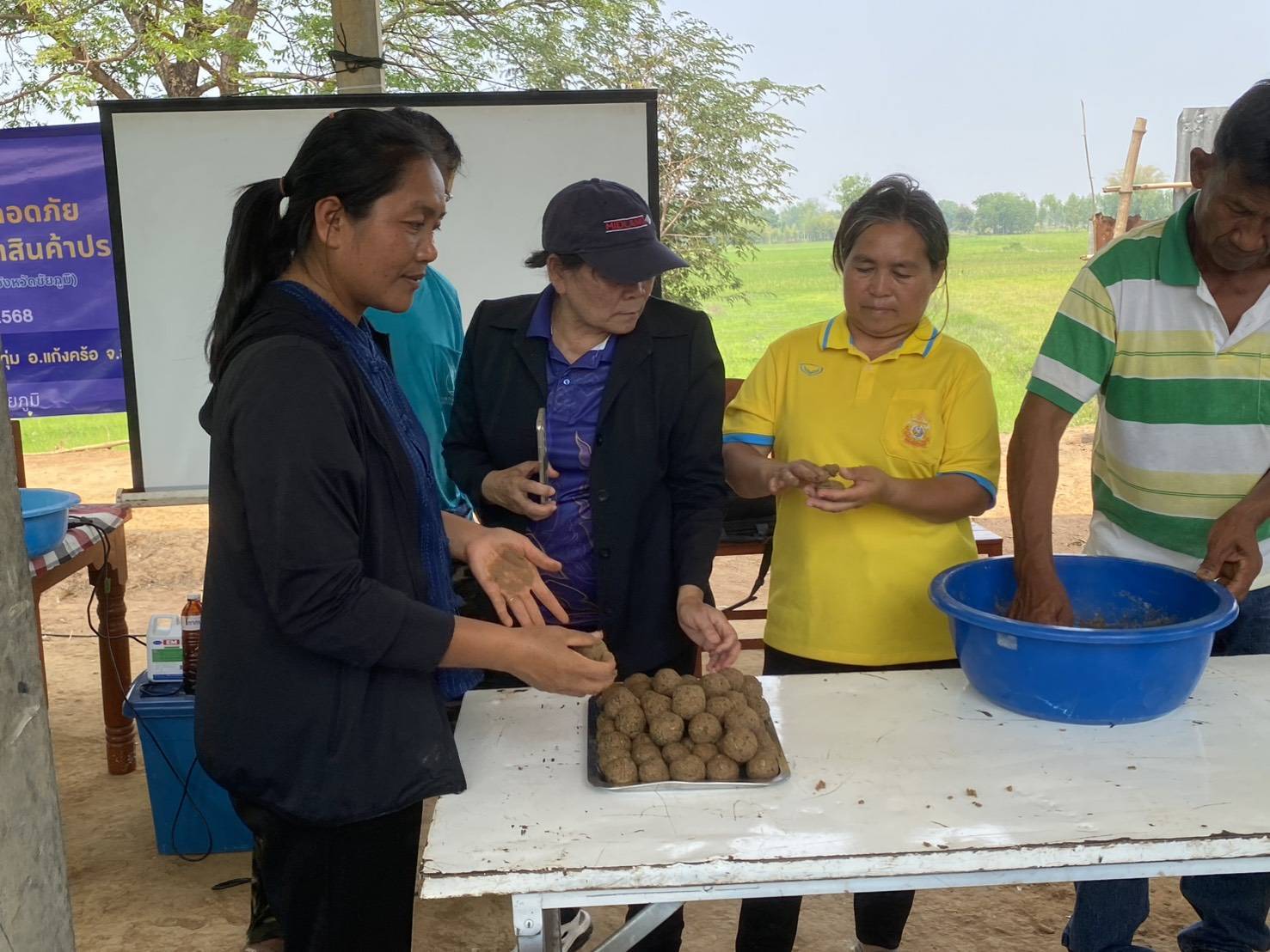 อบรม โครงการยกระดับสินค้าเกษตรปลอดภัย กิจกรรมหลักการพัฒนาศักยภาพการผลิตสินค้าประมง อ.แก้งคร้อ 