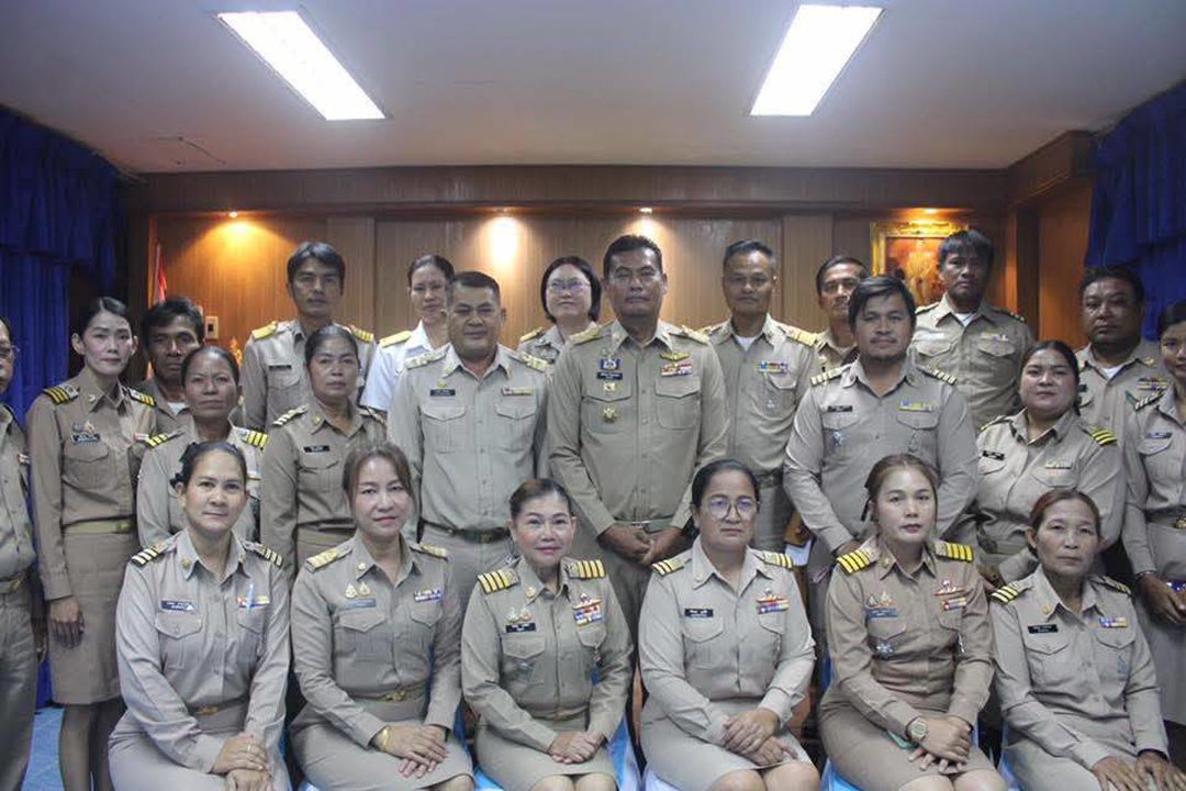 ประมงอำเภอท่าตะโก ร่วมลงพื้นที่พบปะเยี่ยมเยียนให้กำลังใจและมอบนโยบายแก่ผู้บริหาร สมาชิกสภาฯ กำนัน ผู้ใหญ่บ้าน ฯ..คลิก