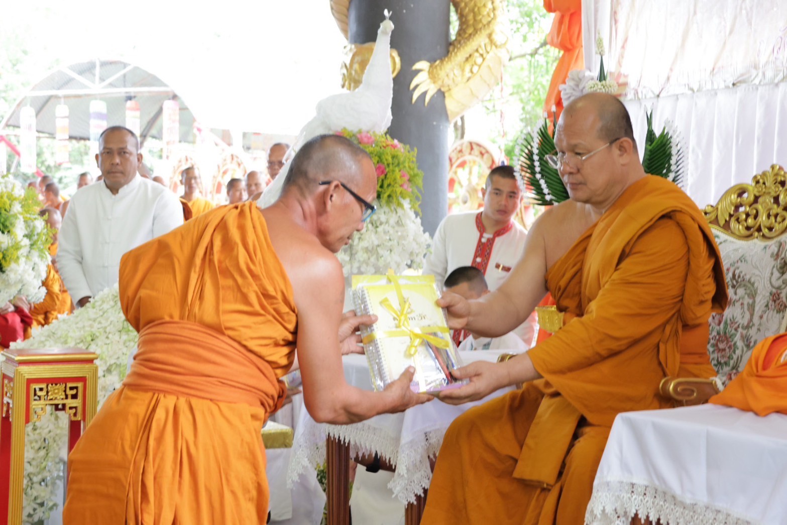 ร่วมเป็นเกียรติในพิธีทำบุญอายุวัฒนมงคล 55 ปี พระเทพวัชรวิสุทธิ์ เจ้าคณะจังหวัดหนองบัวลำภู เจ้าอาวาสวัดพระศรีสระแก้ว พระอรามหลวง