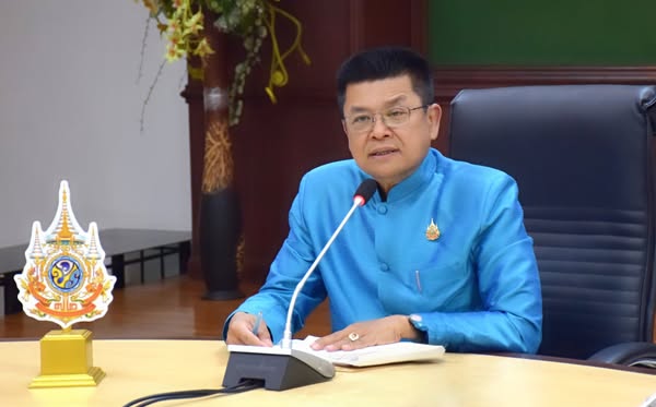 กรมประมง...ร่วมสืบสานประเพณีไทย   จัดงานใหญ่ “เย็นทั่วหล้า มหาสงกรานต์ จังหวัดพะเยา” ประจำปี 2568 ภายใต้ ก.เกษตรและสหกรณ์ จัดกิจกรรมปล่อยพันธุ์สัตว์น้ำกว่า 2 ล้านตัว พร้อมควบคุมปลานักล่า “ชะโด” เพื่อสร้างความสมดุลระบบนิเวศกว๊านพะเยาสู่แหล่งอาหารชุมชนที่ยั่งยืน