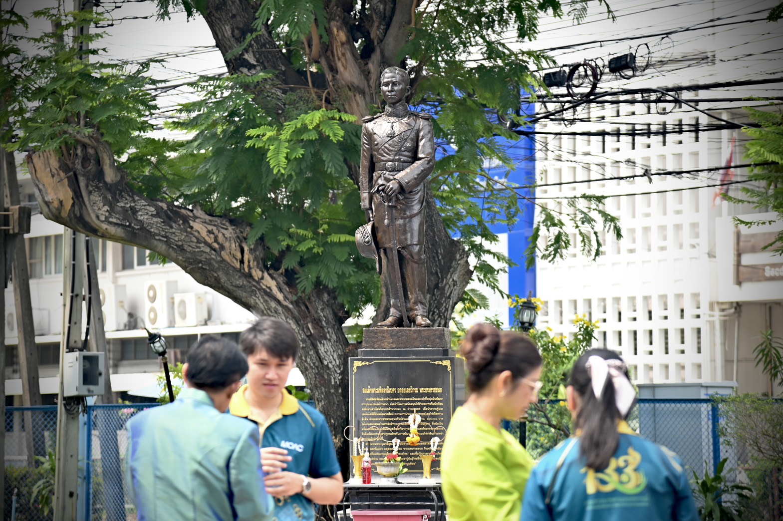 อธิบดีกรมประมงติดตามความคืบหน้าการปรับปรุงพื้นที่บริเวณลานพระบรมราชานุสาวรีย์สมเด็จพระมหิตลาธิเบศร อดุลยเดชวิกรม พระบรมราชชนก