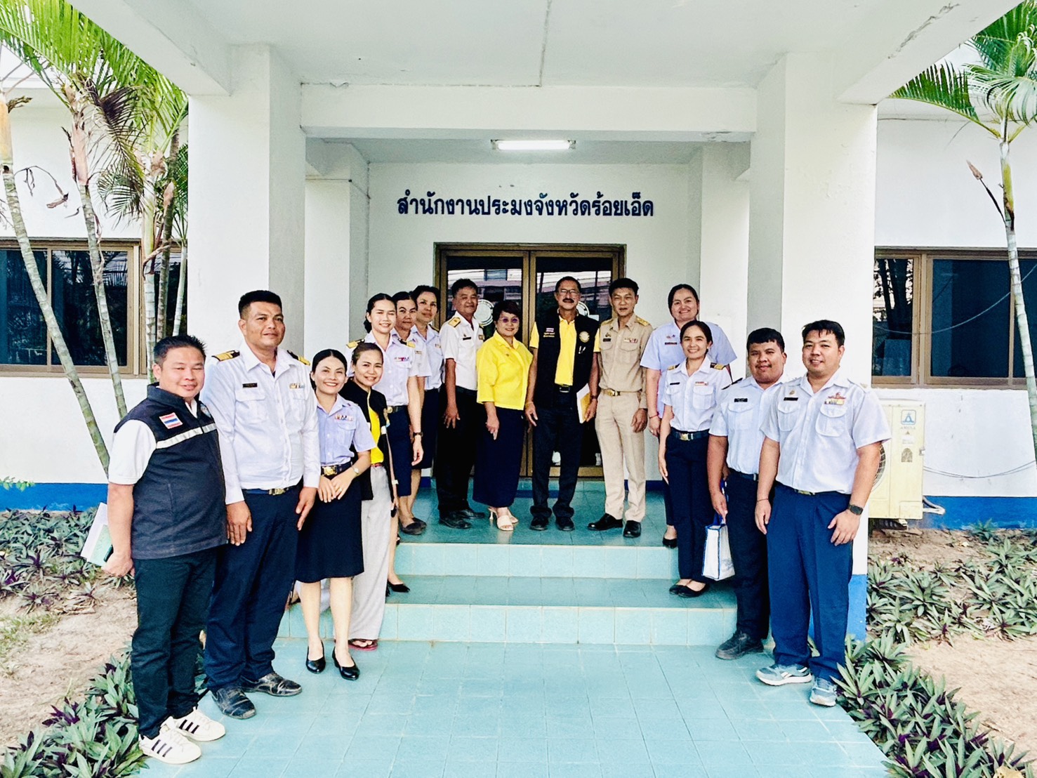 ร่วมต้อนรับ นายจรูญศักดิ์ เพชรศรี หัวหน้าผู้ตรวจราชการกรมประมง และเจ้าหน้าที่กองบริหารจัดการทรัพยากรและกำหนดมาตรการ ในการเข้าติดตามและตรวจเยี่ยม เกษตรกร พี่น้องชาวประมง ในพื้นที่อำเภอพนมไพร อำเภอธวัชบุรี อำเภอทุ่งเขาหลวง จังหวัดร้อยเอ็ด