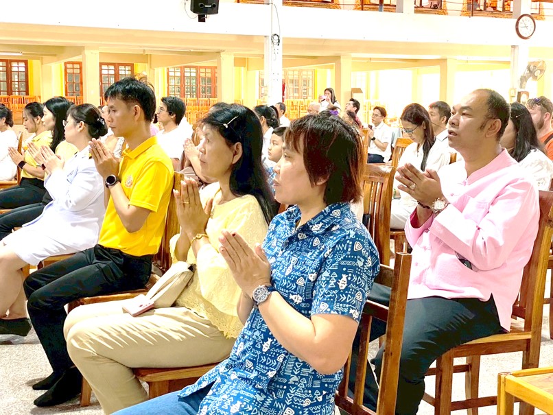 นางนันทวัน  ศานติสาธิตกุล ผู้อำนวยการศูนย์วิจัยและพัฒนาการเพาะเลี้ยงสัตว์น้ำชายฝั่งระยอง มอบหมายให้นางปริญญา  สุทธินนท์ นักวิชาการประมงชำนาญการพิเศษ นางพิณชกร ศรีทองคำ เจ้าพนักงานประมงชำนาญงาน และนายอนุวัฒน์  ทัดประดิษฐ์ นักวิชาการประมง ร่วมพิธีบรรพชาสามเณรเฉลิมพระเกียรติสมเด็จ พระกนิษฐาธิราชเจ้า กรมสมเด็จพระเทพรัตนราชสุดาฯ สยามบรมราชกุมารี เนื่องในโอกาสทรงเจริญพระชนมายุ 70 พรรษา