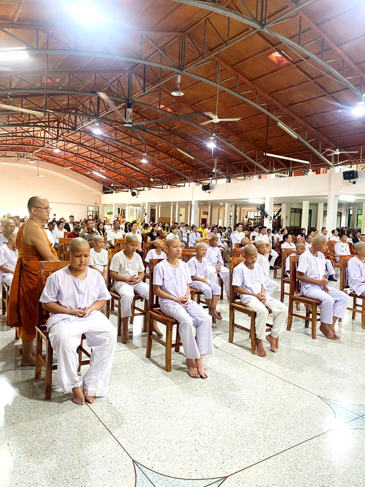 นางนันทวัน  ศานติสาธิตกุล ผู้อำนวยการศูนย์วิจัยและพัฒนาการเพาะเลี้ยงสัตว์น้ำชายฝั่งระยอง มอบหมายให้นางปริญญา  สุทธินนท์ นักวิชาการประมงชำนาญการพิเศษ นางพิณชกร ศรีทองคำ เจ้าพนักงานประมงชำนาญงาน และนายอนุวัฒน์  ทัดประดิษฐ์ นักวิชาการประมง ร่วมพิธีบรรพชาสามเณรเฉลิมพระเกียรติสมเด็จ พระกนิษฐาธิราชเจ้า กรมสมเด็จพระเทพรัตนราชสุดาฯ สยามบรมราชกุมารี เนื่องในโอกาสทรงเจริญพระชนมายุ 70 พรรษา