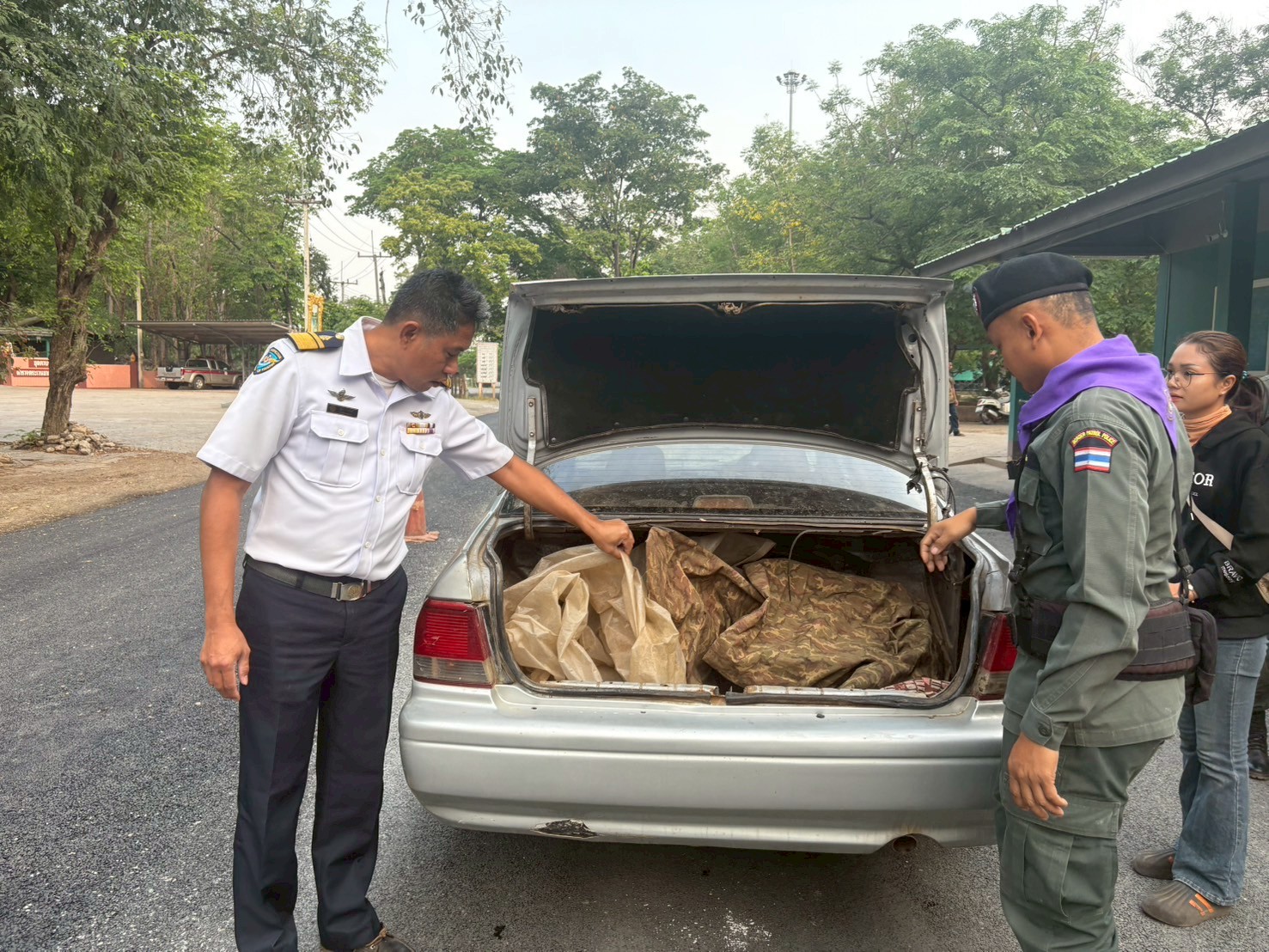 ตรวจสินค้าประมงที่นำเข้า ส่งออก ทางจุดผ่านแดนตาพระยา