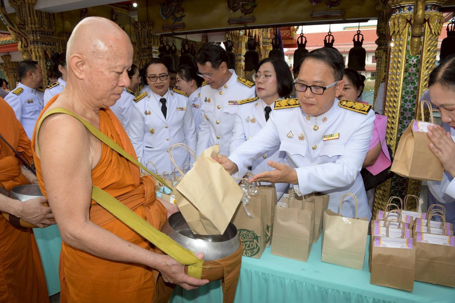 พิธีเจริญพระพุทธมนต์ทำบุญตักบาตร เฉลิมพระเกียรติสมเด็จพระกนิษฐาธิราชเจ้า กรมสมเด็จพระเทพรัตนราชสุดาฯ สยามบรมราชกุมารี
