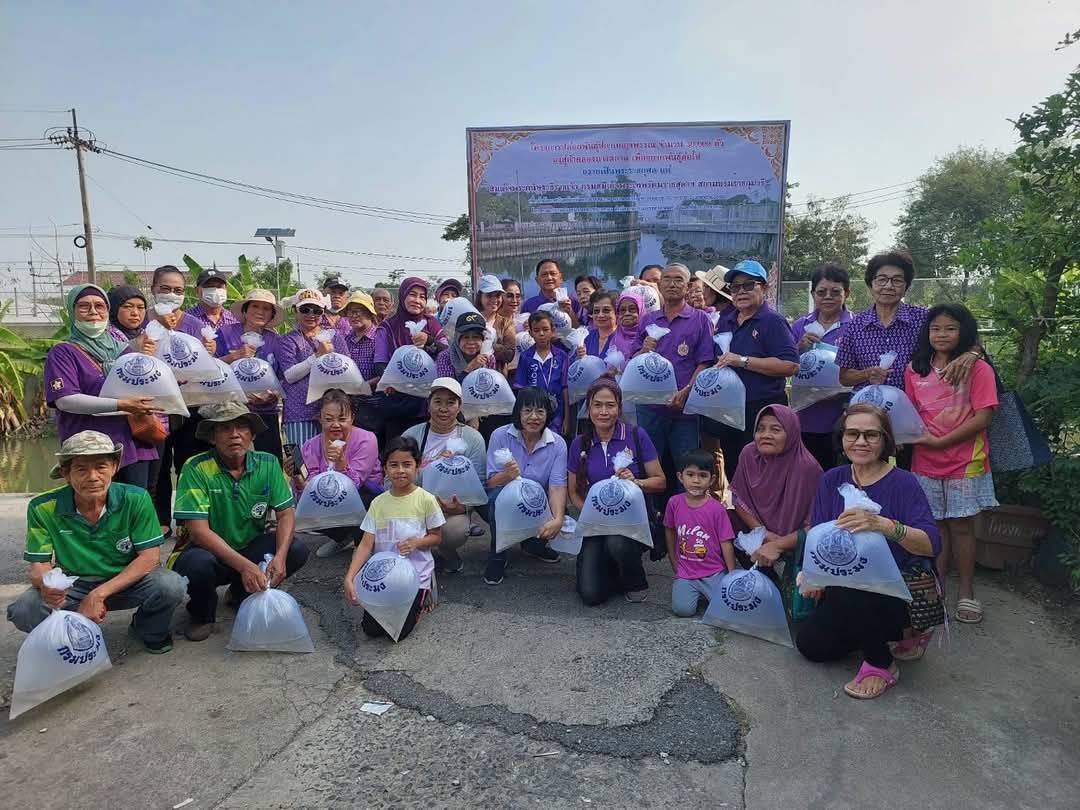 (อ.เมืองนนทบุรี) ปล่อยพันธุ์ปลาตะเพียน ณ คลองบางตลาด
