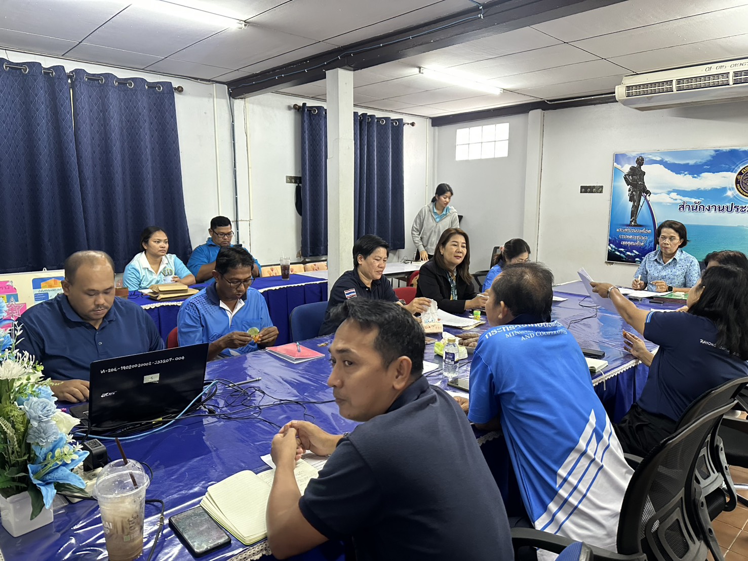 ประชุมข้าราชการ พนักงานราชการ พนักงานจ้างเหมา สังกัดสำนักงานประมงจังหวัดชุมพร ประจำเดือนมีนาคม 2568