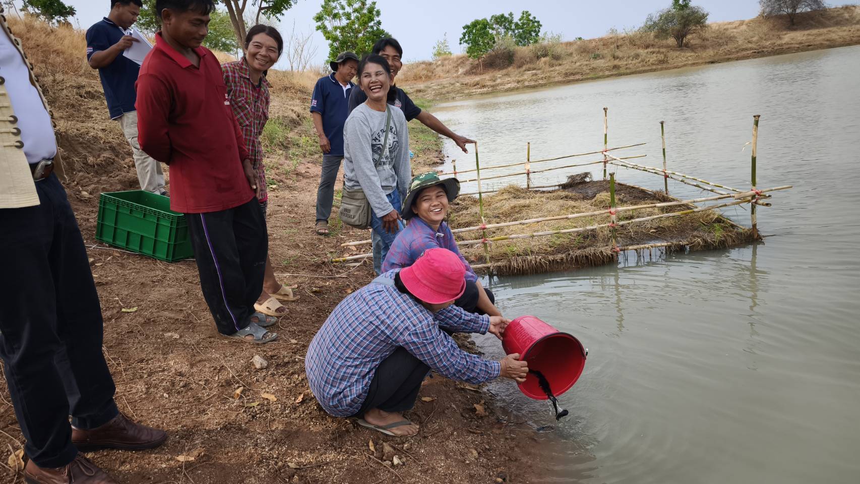  ร่วมกิจกรรมการเพิ่มผลผลิตสัตว์น้ำ โครงการบริหารจัดการทรัพยากรประมง กิจกรรมบริหารจัดการทรัพยากรประมงน้ำจืด การเพิ่มผลผลิตสัตว์น้ำในแหล่งน้ำชุมชนเพื่อเพิ่มรายได้และลดค่าครองชีพของประชาชน ประจำปีงบประมาณ 2568 