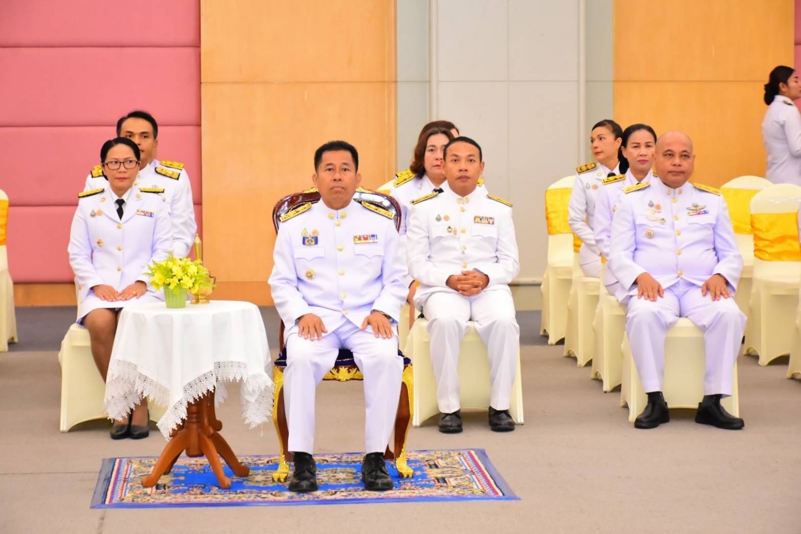ร่วมพิธีสวดพระพุทธมนต์และพิธีทำบุญตักบาตร..คลิก
