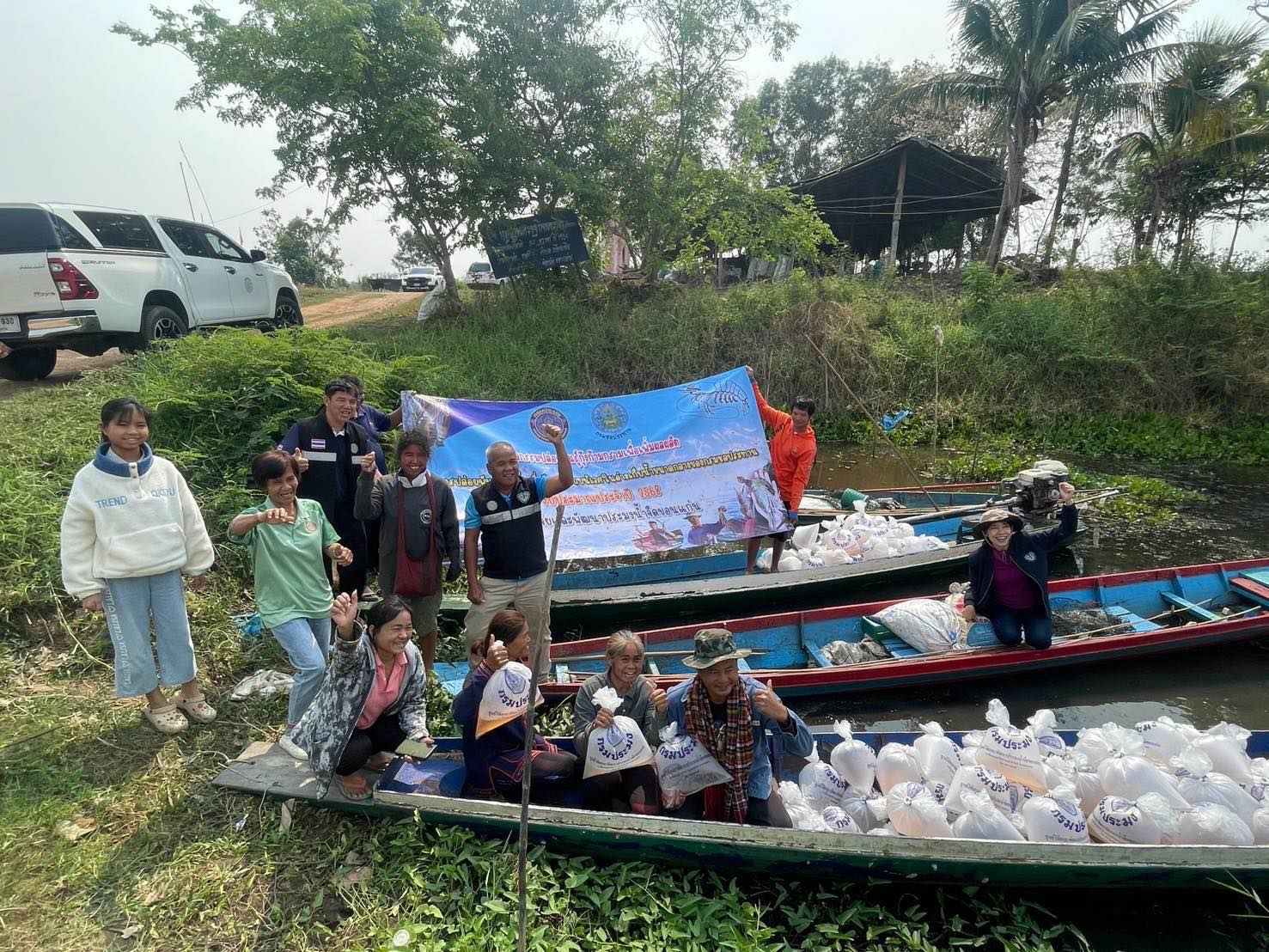 การปล่อยพันธุ์กุ้งกรามกราม โครงการปล่อยพันธุ์สัตว์น้ำเพื่อรักษาระบบนิเวศในอ่างเก็บน้ำขนาดกลางของกรมชลประทาน ประจำปีงบประมาณ 2568 ณ หนองกรองแก้ว อำเภอชนบท จังหวัดขอนแก่น..คลิก