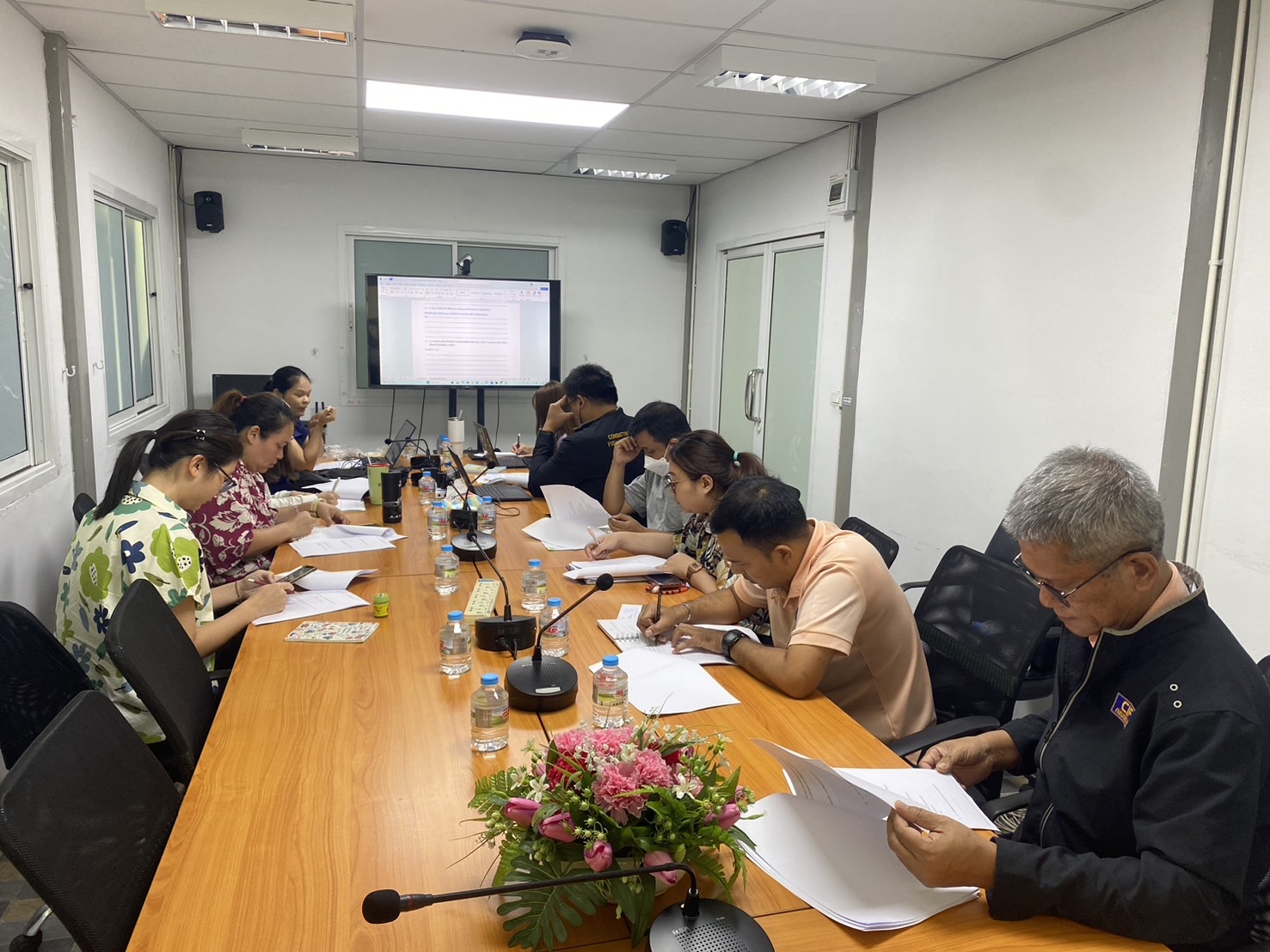 ประชุมจัดทำข้อมูลเพื่อตอบแบบสํารวจความต้องการและความคิดเห็นของหน่วยงานระดับกอง