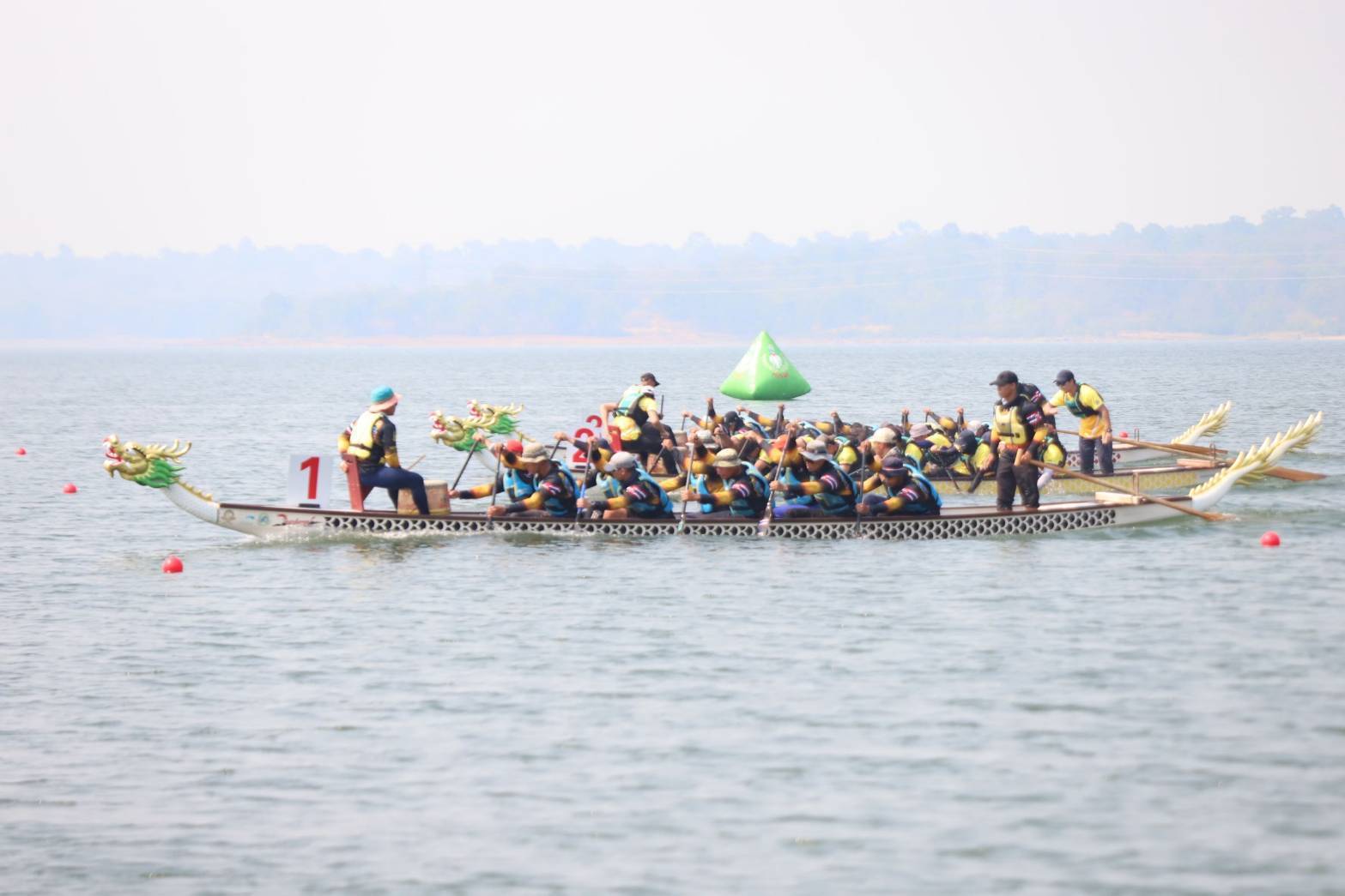 ร่วมกิจกรรมการแข่งขันกีฬาเรือพายชิงชนะเลิศแห่งประเทศไทย