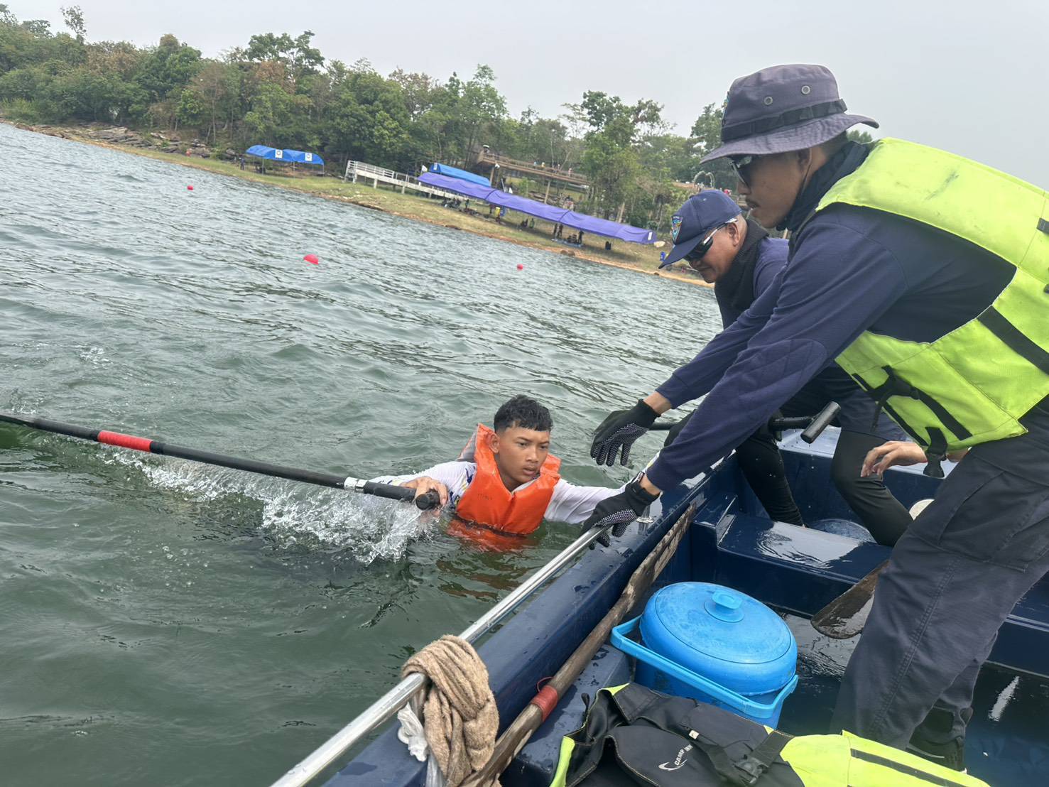 ร่วมกิจกรรมการแข่งขันกีฬาเรือพายชิงชนะเลิศแห่งประเทศไทย