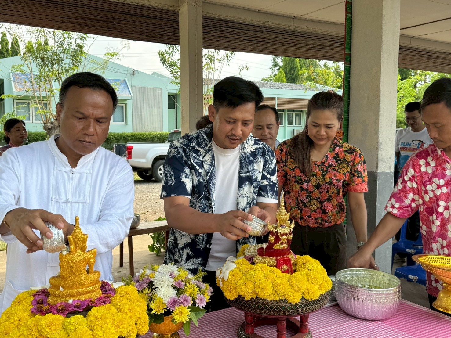 กิจกรรมสรงน้ำพระ รดน้ำดำหัวผู้สูงอายุ เนื่องในประเพณีสงกรานต์และปีใหม่ไทย สืบสานสงกรานต์วิถีไทย ประจำปี 2568