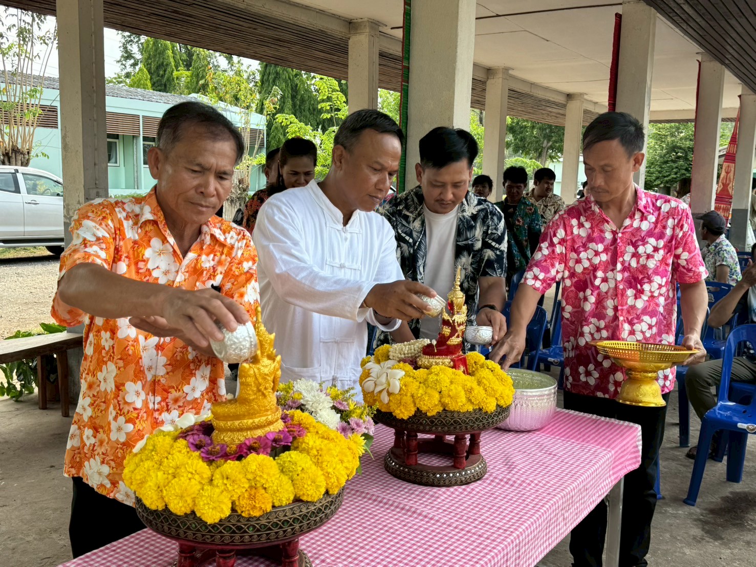 กิจกรรมสรงน้ำพระ รดน้ำดำหัวผู้สูงอายุ เนื่องในประเพณีสงกรานต์และปีใหม่ไทย สืบสานสงกรานต์วิถีไทย ประจำปี 2568