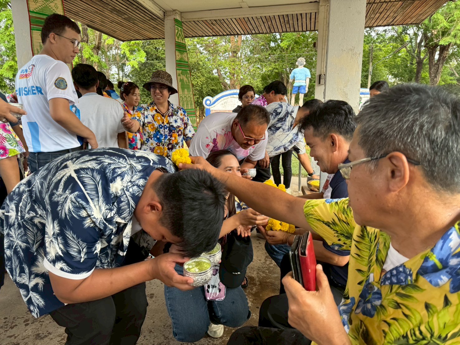 กิจกรรมสรงน้ำพระ รดน้ำดำหัวผู้สูงอายุ เนื่องในประเพณีสงกรานต์และปีใหม่ไทย สืบสานสงกรานต์วิถีไทย ประจำปี 2568