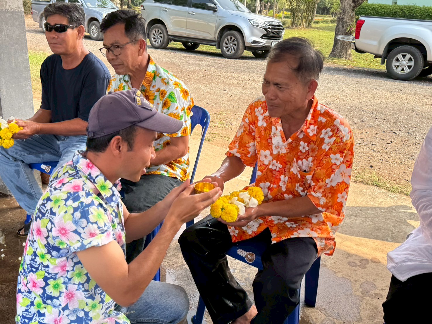 กิจกรรมสรงน้ำพระ รดน้ำดำหัวผู้สูงอายุ เนื่องในประเพณีสงกรานต์และปีใหม่ไทย สืบสานสงกรานต์วิถีไทย ประจำปี 2568