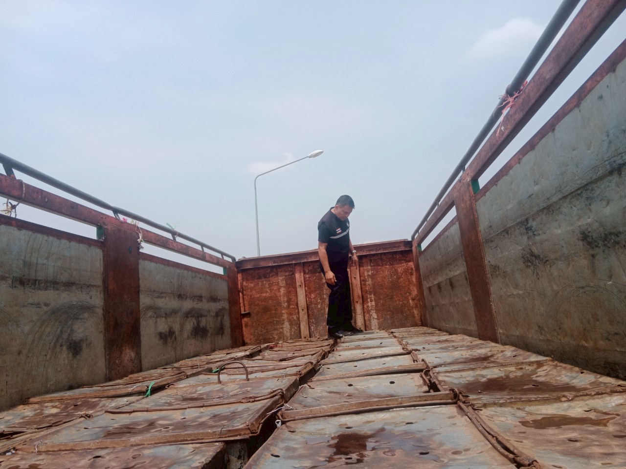 ตรวจสินค้าประมงที่นำเข้า ส่งออก ทางจุดผ่านแดนถาวรบ้านหนองเอี่ยน